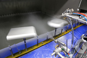 IT電子行業(yè)噴涂線(xiàn)解決方案:工件自轉(zhuǎn)自動(dòng)噴涂線(xiàn)